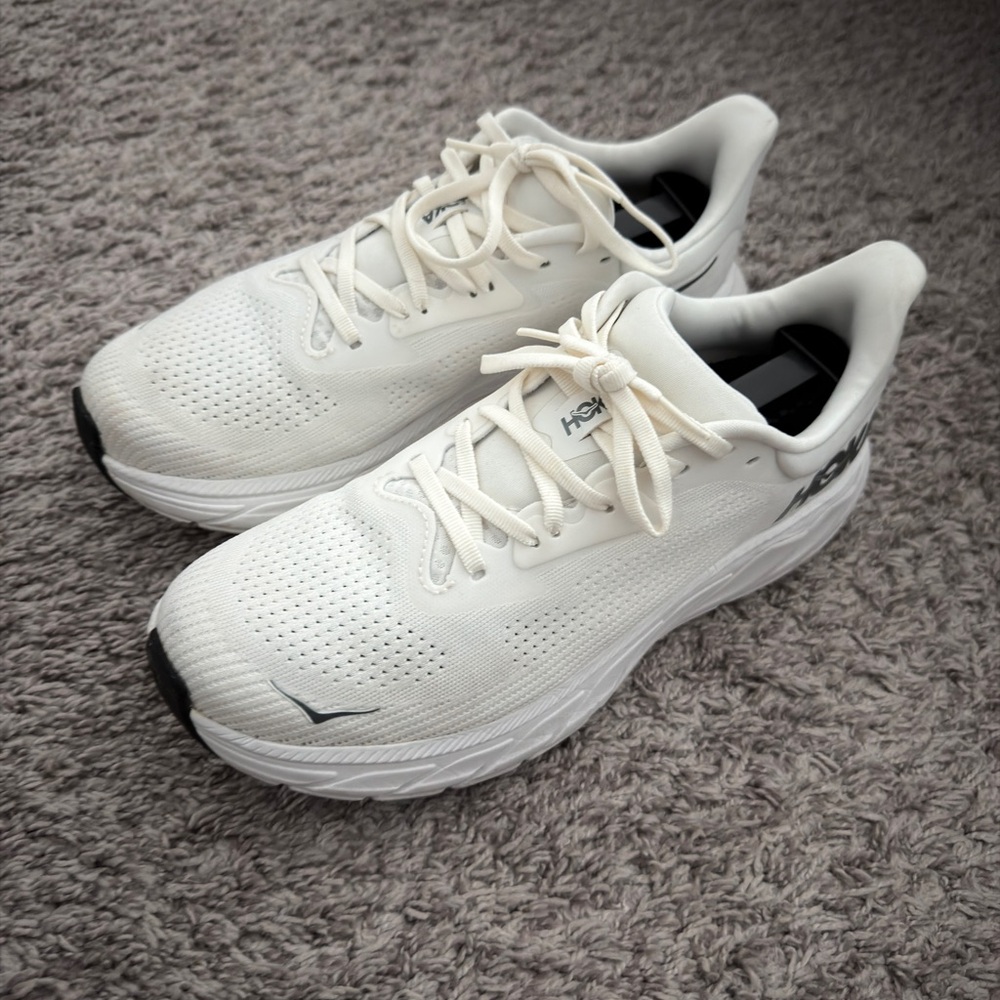 HOKA Arahi 7 White Running Sneakers -Size 9us